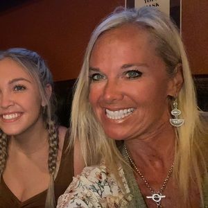 Meet your Posher, Robyn